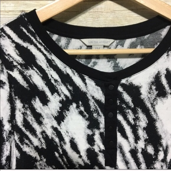 Laura Ashley abstract print petite top size medium petite - Picture 3 of 5